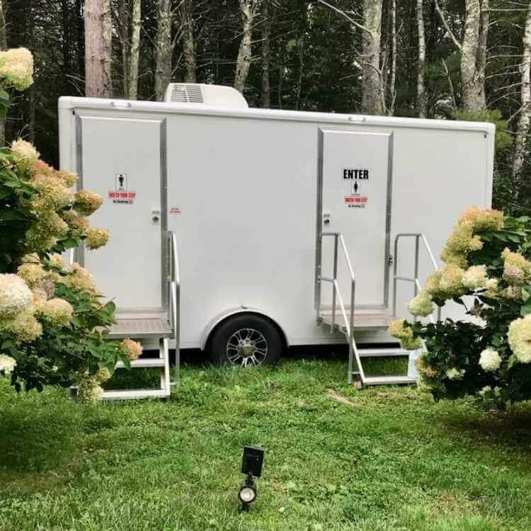 Royal Thrones with flowers